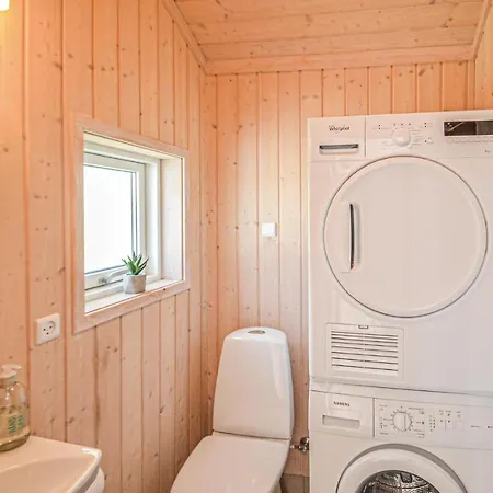 Gorgeous Home In Vaeggerlose With Sauna * Bøtø By
