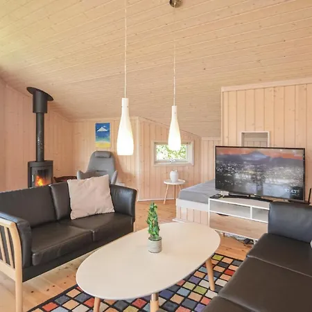 Gorgeous Home In Vaeggerlose With Sauna